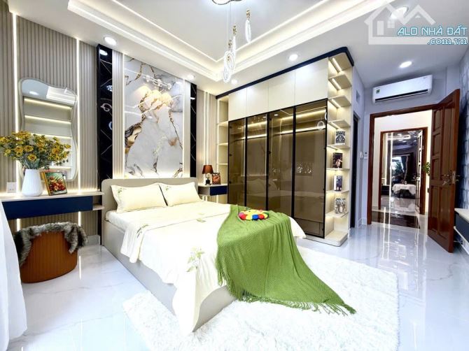 Nhà mới xây 100%  Xe hơi vào nhà  Phạm Văn Chiêu  P16 Gò Vấp  50m2 x(5 tầng)  Giá 9.29tỷ - 7