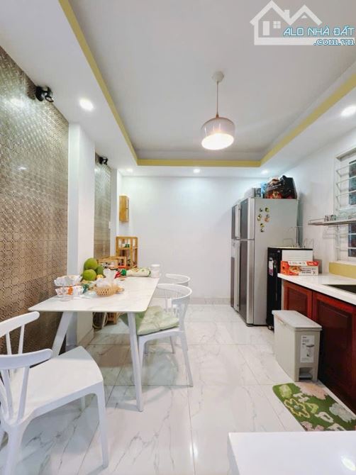 BÁN NHÀ SIÊU PHẨM ĐẸP 4 TẤM NGAY KHU VĨNH KHÁNH Q4 GIÁP Q4 DT 3*20 GIÁ 6Tỉ TÍ 5PN SỔ RIÊNG - 7