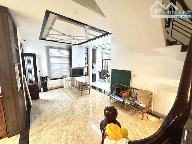 🔥BÁN BIỆT THỰ 4 TẦNG MẶT TIỀN PHÙNG CHÍ KIÊN, ĐẲNG CẤP GIỮA LÒNG TP HUẾ 🔥DT 198m2 - 8