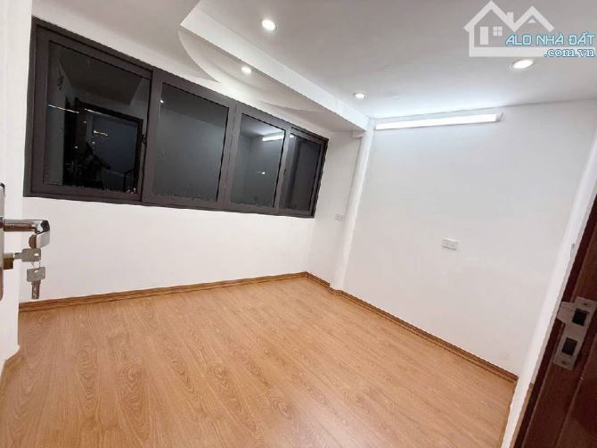 HƠN 4 TỴ- LÁNG HẠ- NGÕ THÔNG MAI ANH TUẤN- HỒ HOÀNG CẦU- 20M*5T- 3 NGỦ- NHÀ MỚI KÍNH KOONG - 9