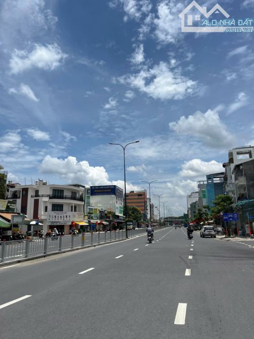 Bán nhà mặt tiền Dương Quảng Hàm, Gò Vấp 16 Tỷ - 9
