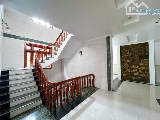 Bán gấp siêu phẩm biệt thự Tân Cổ Điển góc 2mt Ngang 16m sàn xây dựng 1000m2 -Giá 14ty9 - 9