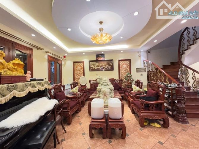 CẦN TÌM CHỦ MỚI TÂM HUYẾT CHO CĂN NHÀ SIÊU ĐẸP PHỐ ĐỘI CẤN - MẶT TIỀN SIÊU RỘNG - LÔ GÓC 2 - 9