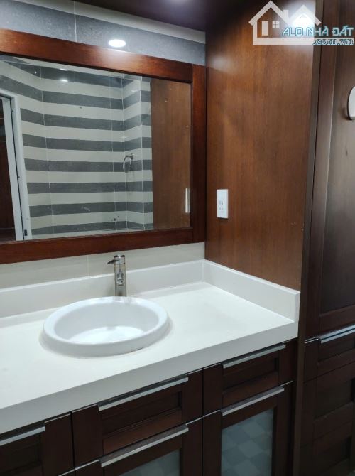 Bán căn 1 Phòng CC Thủy Tiên mặt tiền Trần Phú Vũng Tàu  view biển 50m2 , Giá 2.250 tỷ - 9
