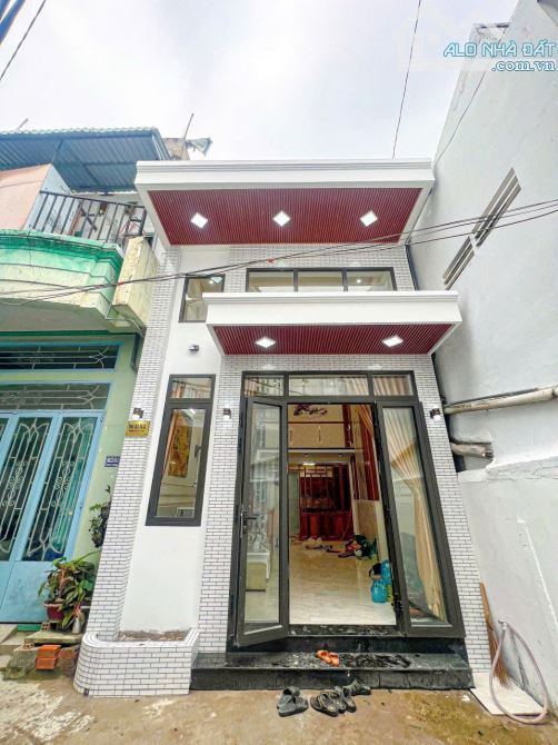 BÁN NHÀ TRỆT LỬNG MỚI HIỆN ĐẠI RỘNG 3 PHÒNG NGỦ CÓ SẴN NỘI THẤT HẺM 90 HÙNG VƯƠNG TPCT