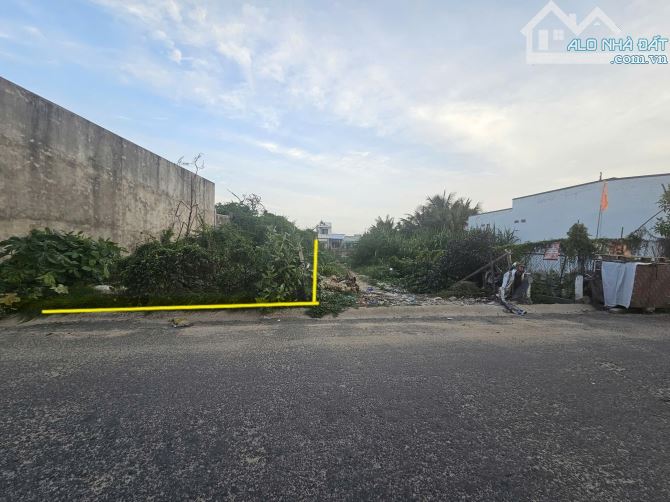 Bán lô 170m2 thổ cư mặt tiền nhưạ xuân diệu mũi né, gần biển chỉ 2ty3