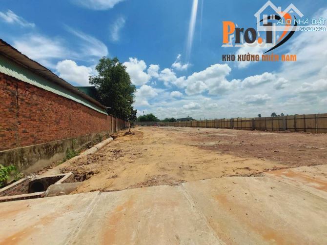 Cho thuê Đất mặt bằng Bãi Xe 10000m2 Phước Tân. Ngay QL51