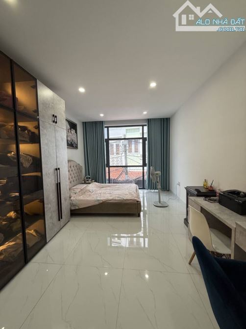 Nhà đẹp 4 tầng BTCT, không QH – Sát MT Khánh hội – 6,98 tỉ.