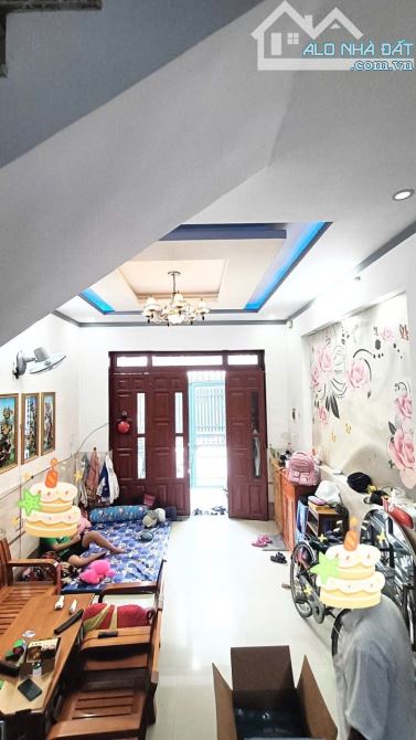 NHÀ Ở NGAY, 2 TẦNG (4x17.3), HẺM 8M QL1K , DĨ AN, 4 ĐỒNG TL