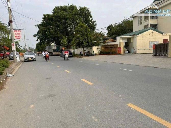 Tc nhỉnh 3 tỷ lấy ngay lô 42,2m đức giang hoa hậu còn sót lại ạ