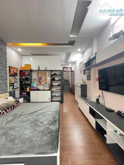 Kim giang nhac chắc chắn , dân xây , ngõ ô tô đỗ cửa, ra đường to 10m