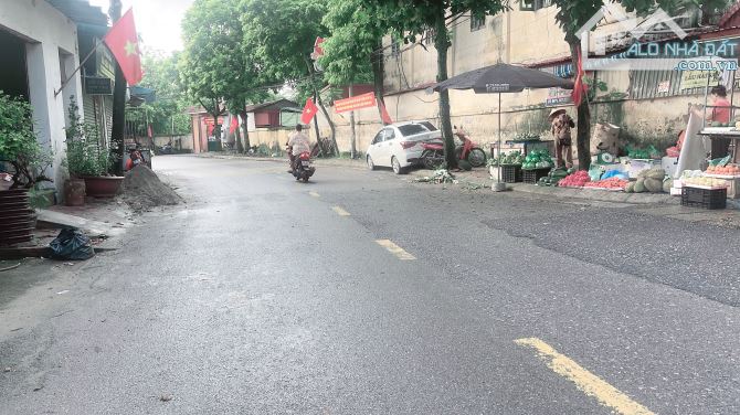 🔥 TRỤC CHÍNH KINH DOANH SẦM UẤT – TẶNG NHÀ CẤP 4 GÁC XÉP VỀ Ở NGAY 🔥  📍 Địa chỉ: Thôn Đ
