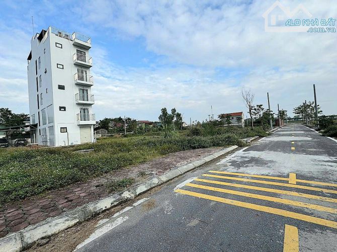 ĐẤT ĐẤU GIÁ TÂN ƯỚC, THANH OAI 100m2-6tỷ, Ô TÔ - KINH DOANH