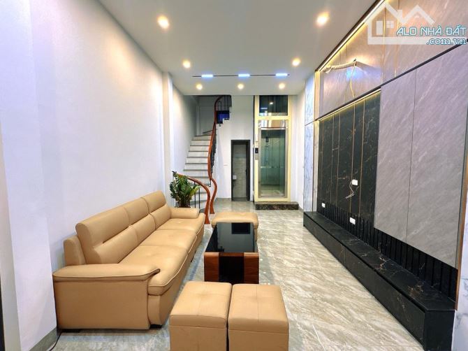 Hiếm ! Thuỵ Khuê Tây Hồ - Nhà Mới - Gần Hồ - Thang Máy-2 Thoáng - 35m 6 Tầng - Nhỉnh 7 Tỷ
