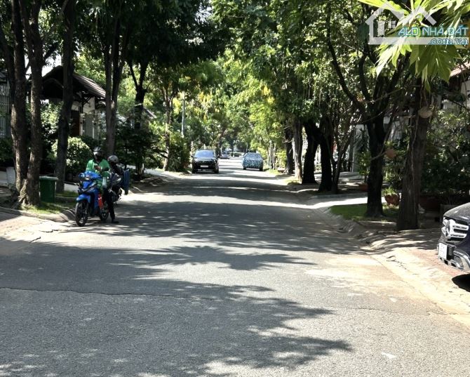 Biệt thự VIP khu Nam Phú, Quận 7 – Khu Compound - Khu Hiếm Nhà Bán