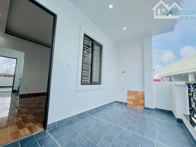 Bán nhà 4 tầng xây mới độc lập ô tô ra vào phố Thiên Lôi