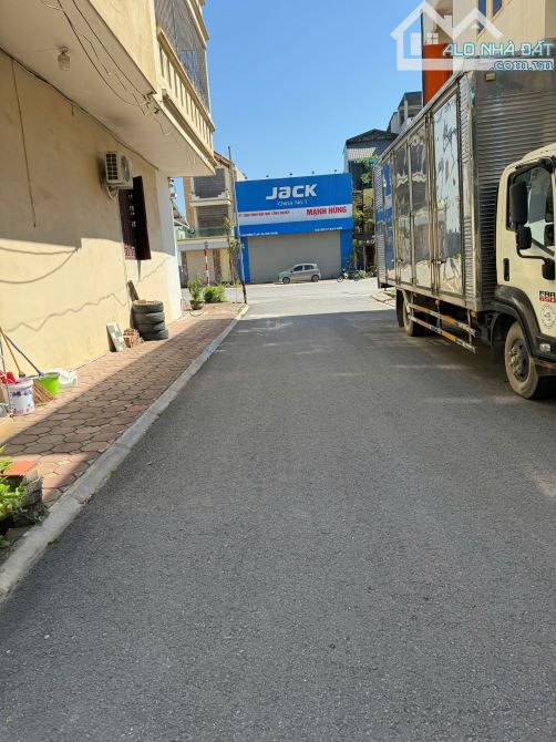 52m TDC Trâu Quỳ - đường thông oto tránh