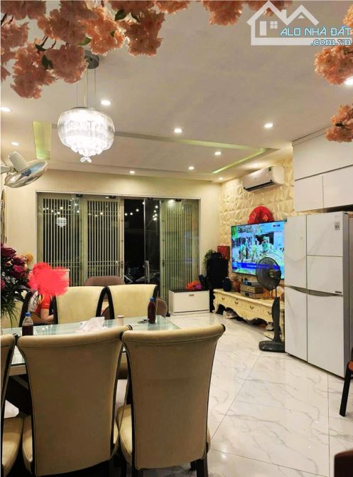 HIẾM CÓ! Bán nhà gần Xã Đàn Đống Đa 95m2 x 4T, MT 9m. Giá chỉ 28.5 tỷ