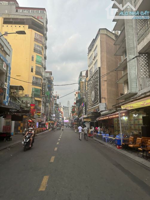 Giá đầu tư- Góc 3 mặt tiền Bùi Viện, Quận 1. DT: 8x17m, 6 tầng.HĐt: 315tr/th- Giá: 110 tỷ