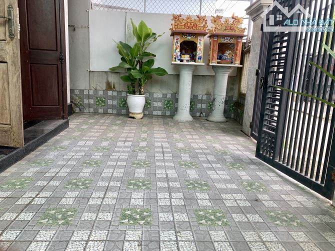 CẦN BÁN NHÀ KIÊN CỐ 2 MÊ, XÂY DỰNG TÂM H.UYẾT( Chỉ 1ty8xx )