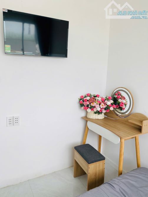 CĂN HỘ TÁCH BẾP FULL NỘI THẤT CỬA SỔ NGAY QUẬN 8