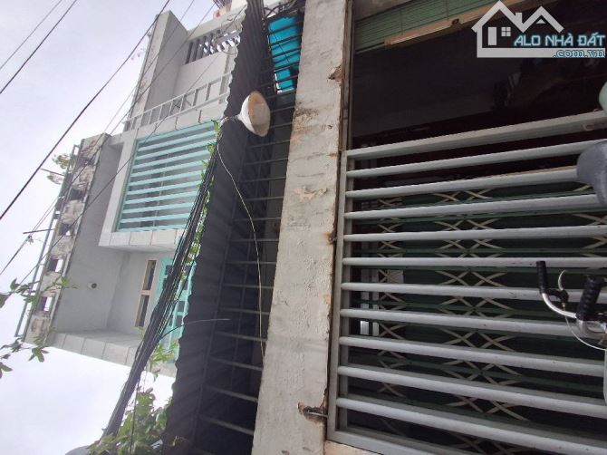Bán nhà gần đường Nguyễn Văn Quỳ quận 7,3 tầng,50 m2 nhỉnh 4 t i