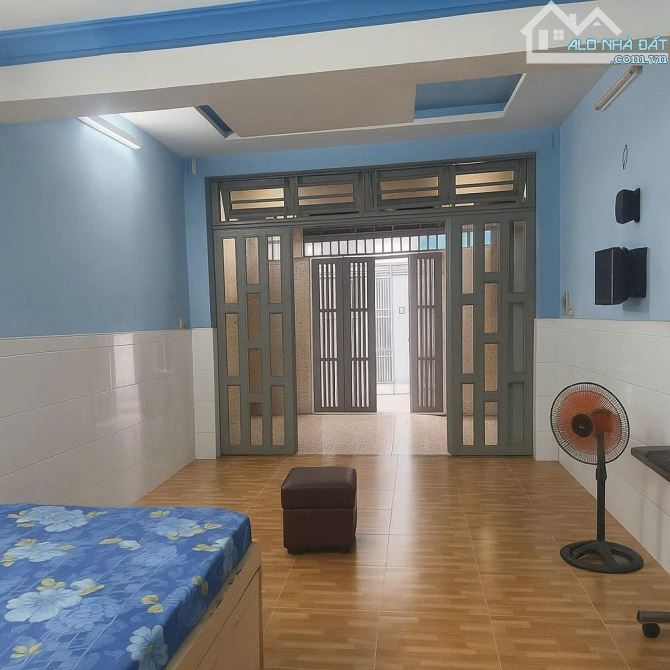 Bán nhà Bùi Quang Là, Quận Gò Vấp, 4x15m, nở hậu, có phòng ngủ dưới trệt, 4 tỉ hơn