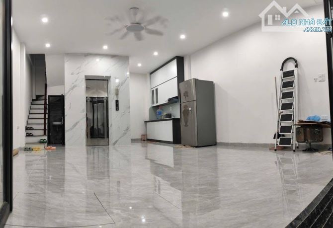 Bán nhà Cổ Nhuế, 6 tầng thang máy, MT 4,2m, nhà mới ở ngay, ô tô, hàng xóm văn minh