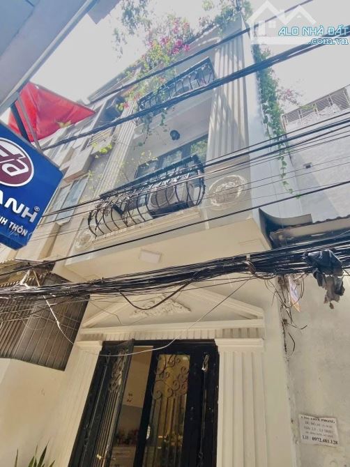 Bán nhà đường Tôn Thất Tùng Đại Học Y 40m ra phố Nhà đẹp ô chờ thang máy gần Ngã Tư Sở