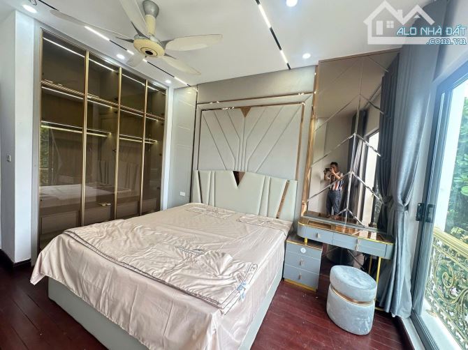 MẶT PHỐ KIM GIANG – 5 TẦNG – VỈA HÈ RỘNG – KINH DOANH ĐỈNH- OTO ĐỖ CỬA