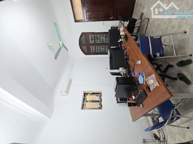 Bán nhà trương định 3 tầng 305M ô tô tránh dừng đỗ kinh doanh hoàng mai