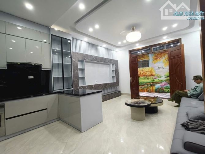 Hiếm!Bán nhà đẹp Ngọc Lâm,DT60M,6 tầng thang máy,ngõ thông,full NT.Hơn 11 tỷ