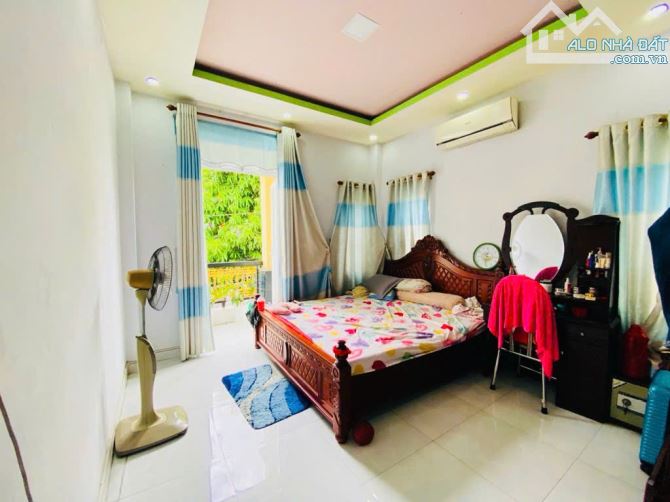 Nhà Phố 1 Trêt 2 Lầu Mặt Tiền Đường Thới An 10 - P Thới An -Quận 12