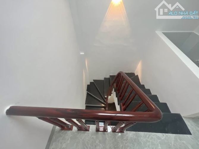 Cầu Cốc - Tây Mỗ - MỚI SỊN SÒ - Ô TÔ ĐỖ CỬA - VÀI BƯỚC VINCOM - 30.4m2 - 5 tầng - 6.4 Tỷ