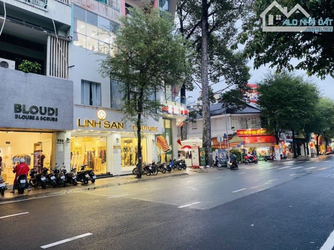 Mặt tiền đường Nguyễn Trãi chỉ 260 triệu/m2, CN 146m2 (4 x 30) nở chữ L 9m Không Quy Hoạch