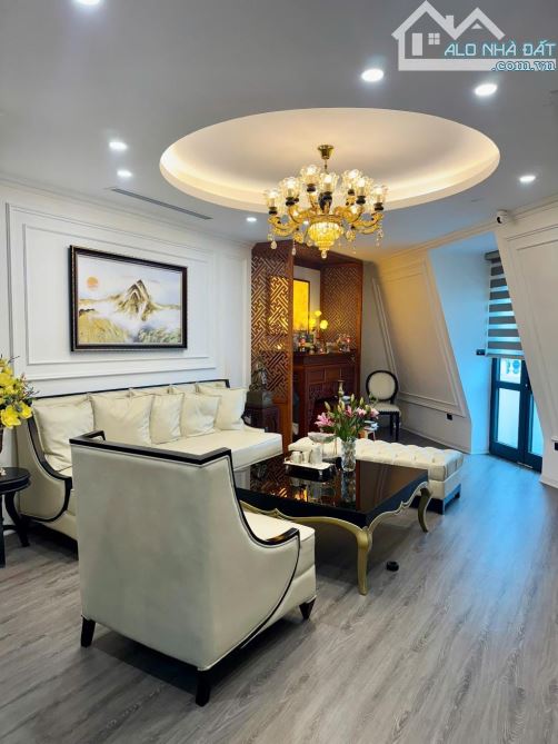 LUXURY KIẾN HƯNG PHÂN LÔ VỈA HÈ
