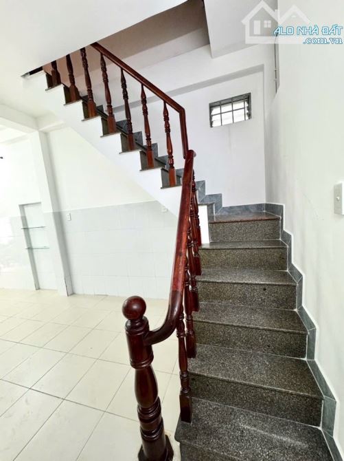 - HẺM XE HƠI 50M, 35M2, 3 TẦNG, NHỈNH 4 TỶXX, TRUNG TÂM Q.10 ĐƯỜNG VĨNH VIỄN -