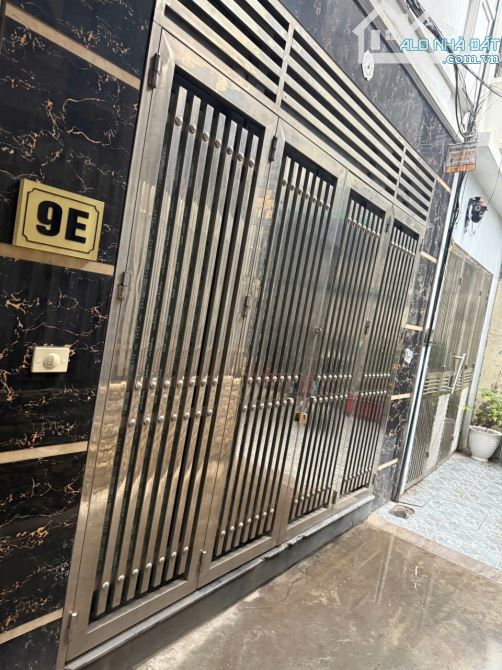 Cho thuê nhà nguyên căn 649 Lĩnh Nam, Diện tích 30m2 x  5 tầng - 3 ngủ to, 12 triệu