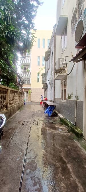nhà đẹp thiết kế sang trọng .5.7 tỷ Xe ôtô  trước nhà Trần Đình Xu Q1.tiện ít đầy đủ