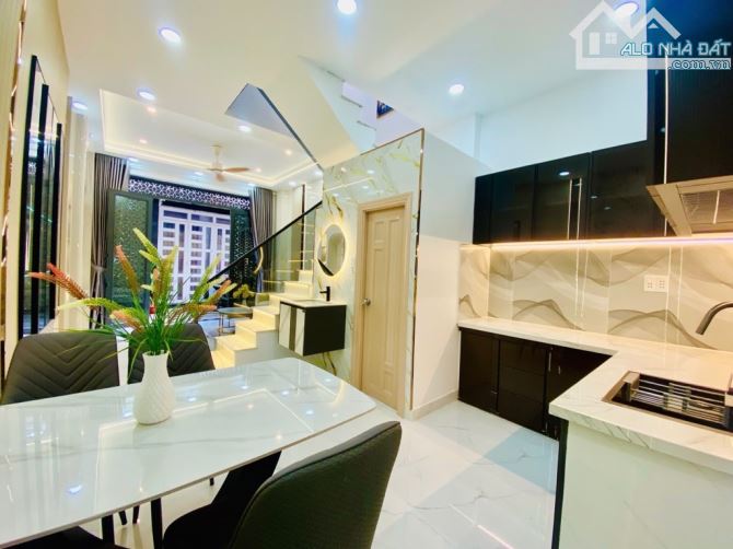 Bán gấp nhà Quang Trung Gò Vấp 4 x 10m 2 tầng sổ hồng riêng nhỉnh 4 Tỷ