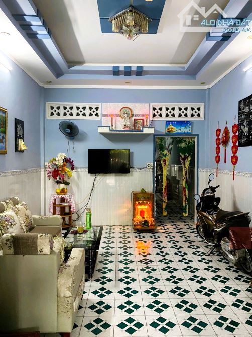 Bán nhà cấp 4 gần chợ Linh Xuân, đường 9m rộng rãi, dọn vào ở ngay