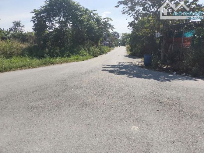 Bán đất góc 2 mặt tiền nhựa xã Tân Thạnh Tây Củ Chi TPHCM, DT: 38x30m.