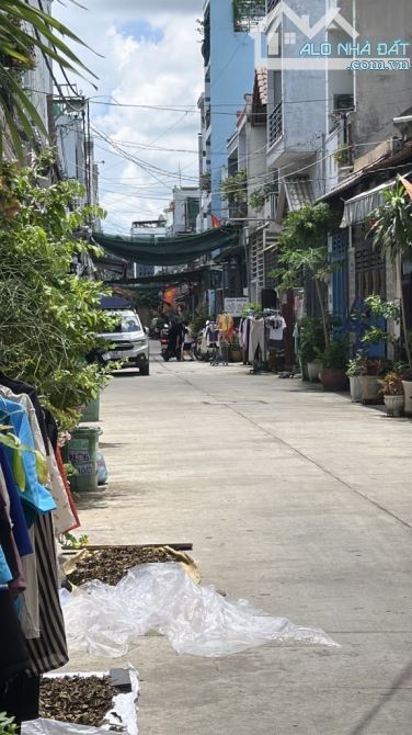 Bán nhà 3 tầng giá đất, Bình Tân gần Aeon Tân Phú, hẻm xe tải tránh nhau, 4.x tỷ