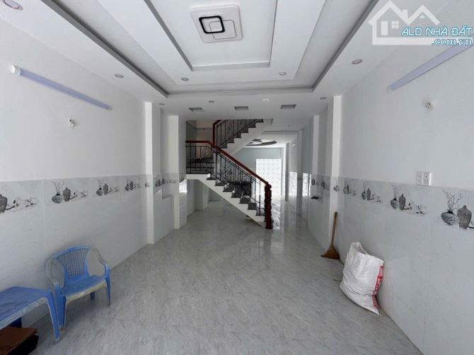 Bán gấp nhà 3 tầng, HXH Trần Thủ Độ, 60m2, 4x15, Chỉ 6.35 tỷ TL
