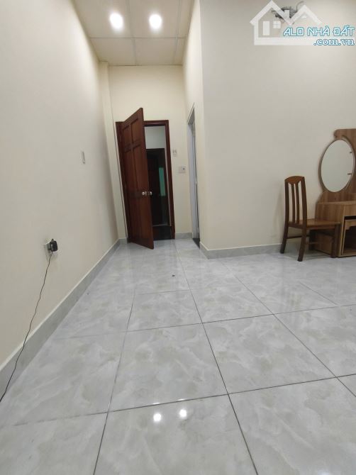 BÁN NHÀ 2 TẦNG ĐÚC NGUYỄN THỊ KIỂU QUẬN 12 GIÁ RẺ 3.8 TỶ DIỆN TÍCH 60m2 ( 4 x 15 ) sàn90