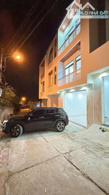 NHÀ 2 MÊ FULL NỘI THẤT HẺM ĐINH TIÊN HOÀNG: GIÁ 3.68 tỷ