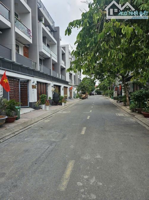 QUẬN 12, BÁN ĐẤT KHU DÂN CƯ ĐỒNG PHƯỢNG DT 5x24m