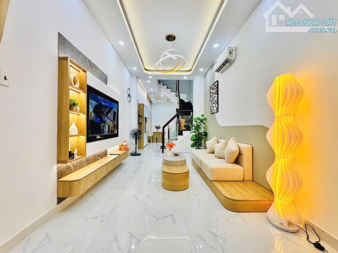 Bán Nhà Gò Vấp - Nhà Đẹp Ở Ngay - 4 Tầng - 42m2 - Full Nội Thất - Nhỉnh 5 Tỷ TL