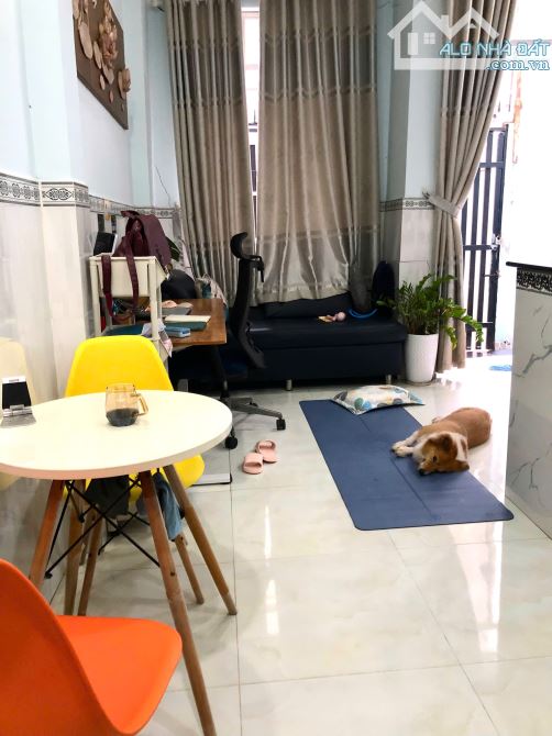 bán nhà 4x14 cấp 4 còn mới – hẻm 4m, gần huỳnh tấn phát nhà bè quận 7