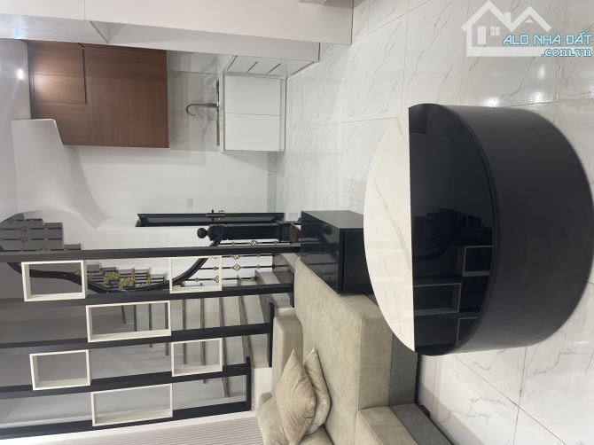 Nhà xuân la, tây hồ 35m, 5 tầng MT4m giá chỉ 8,5 tỷ, ngõ thông, ô tô đỗ, full nội thất xịn